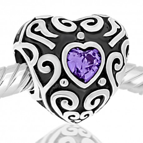 Corazon labrado con piedra en el medio